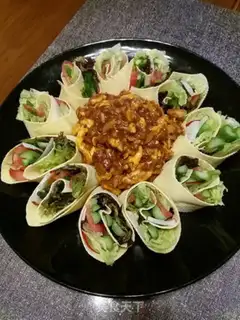 Make Egg ketchup and vegetable rolls step 8