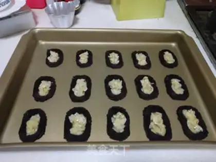 Make Coco roman shield cookies step 14