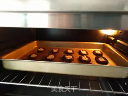 Make Coco roman shield cookies step 15