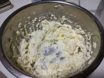 Make Roman shield cookies step 4