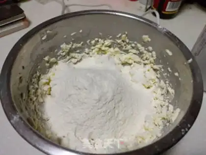 Make Roman shield cookies step 5