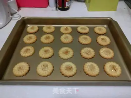 Make Roman shield cookies step 17