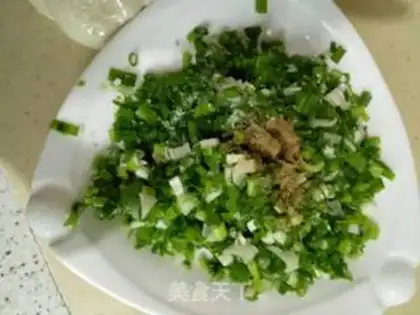 Make ♪ On the onions ♪ step 1