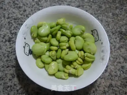 Make Scrambled beans soup step 1