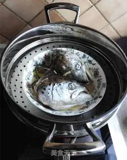 Make Clear the salmon head step 3