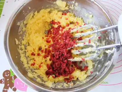 Make Cranberry peanut cookies step 4