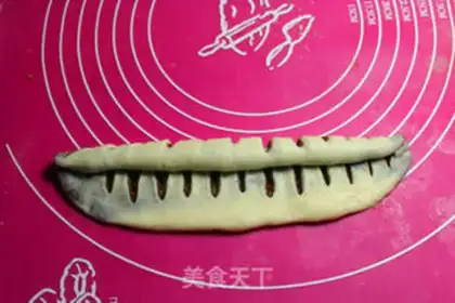 Make Bean roll bread step 9