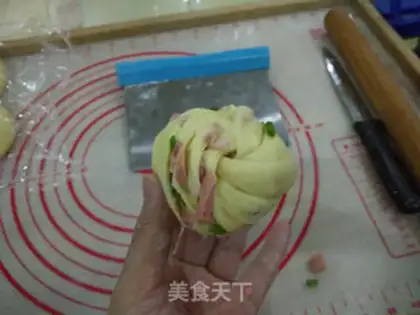 Make Onion ham rolls step 6