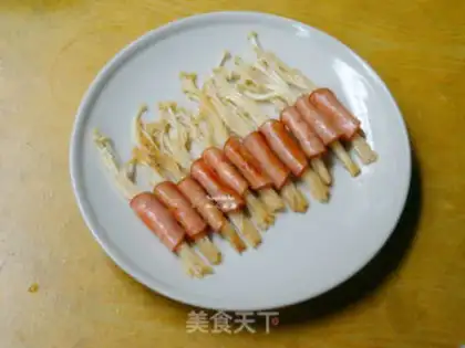 Make Ham rolls of golden needle mushrooms step 7
