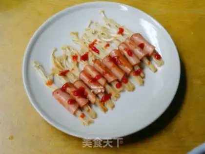 Make Ham rolls of golden needle mushrooms step 8