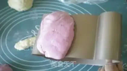 Make Sweet bear juice bread step 4