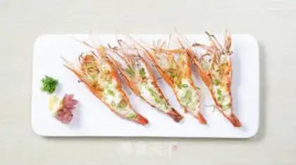 Make Cheese and shrimp and salad step 3