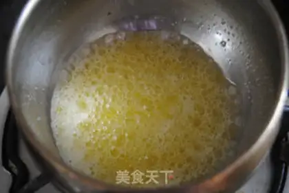 Make Old yogurt hotcake roll step 1