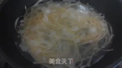 Make Shrimp tomato pasta step 1
