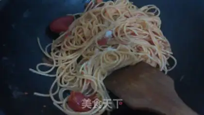 Make Shrimp tomato pasta step 4
