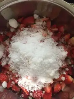 Make Homemade strawberry sauce step 1