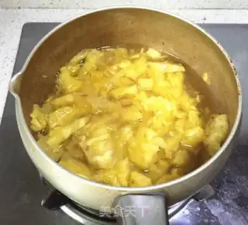 Make Honey pineapple rolls step 3