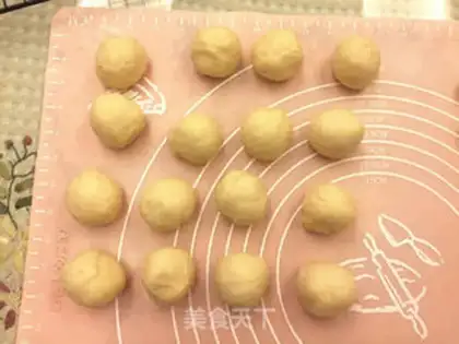 Make Squeeze cat bread step 2