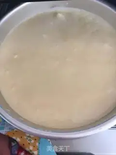Make Eight-inch strawberry durian naked cake step 4