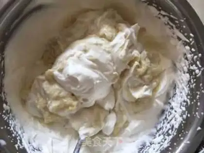 Make Eight-inch strawberry durian naked cake step 9
