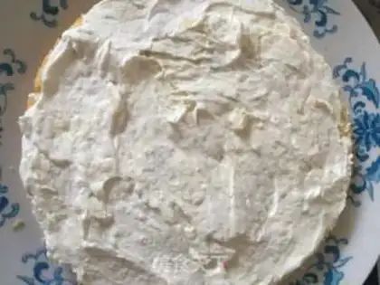 Make Eight-inch strawberry durian naked cake step 11