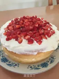 Make Eight-inch strawberry durian naked cake step 13
