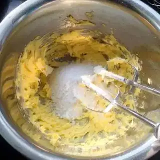Make Rock-line cookies step 1