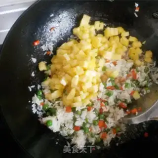 Make Pineapple rice step 5