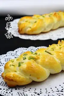 Make Onion cheesetail bread step 16