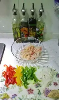 Make Black pepper three-coloured squid step 0