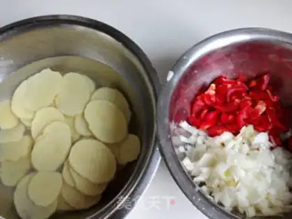 Make Potato fried eggs step 1