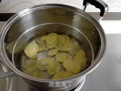 Make Potato fried eggs step 2