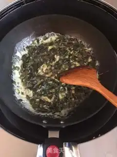 Make Fried eggs with sprouts step 4