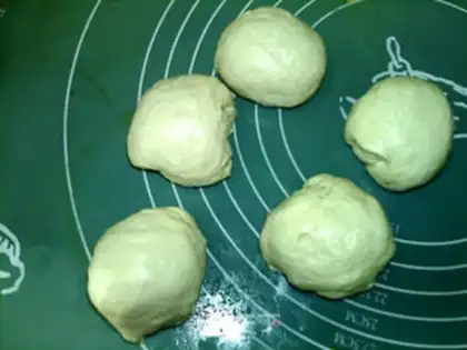 Make Hand-out pan helmets step 7