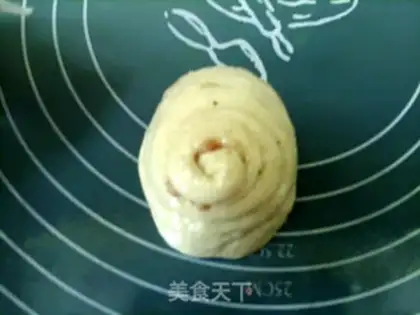 Make Hand-out pan helmets step 13
