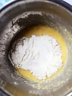 Make Ugly cake lollipop step 1