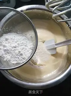 Make Honey sponge cake step 2