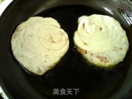 Make Hand-out pan helmets step 16