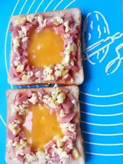 Make Toast eggs step 4