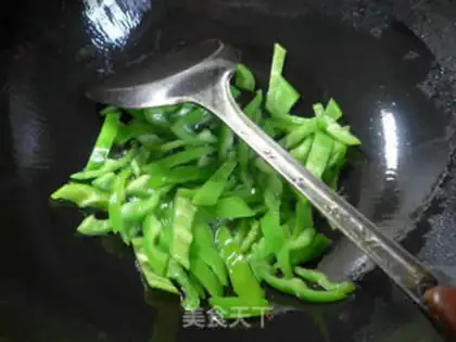 Make Scrambled peppers and pork dumplings step 2