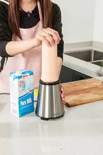 Make Fresh papaya shake step 3