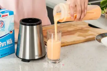 Make Fresh papaya shake step 4