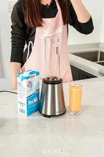 Make Fresh papaya shake step 5