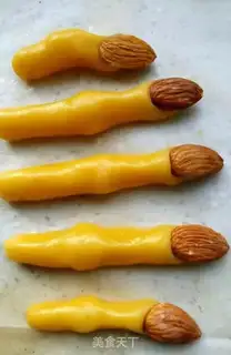 Make Witch finger crackers step 5