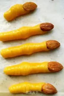 Make Witch finger crackers step 6