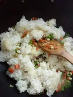 Make Vegetable cheese rice step 4
