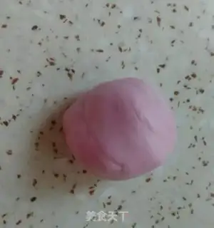 Make Barbie dolls flipping candy cake step 10