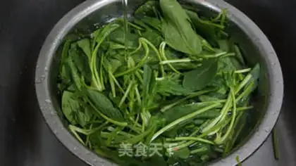 Make Spicy spinach step 3