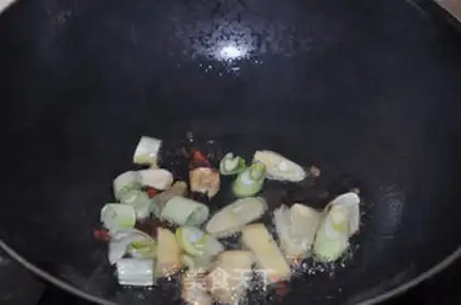 Make Red beef noodles step 3