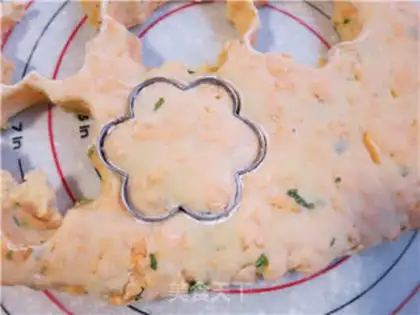 Make Cheda onion scone step 13